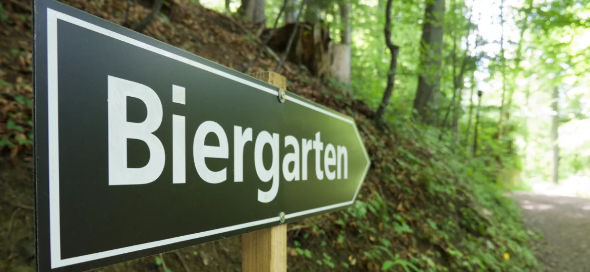 Leckerer Burger und Apfelwein im Biergarten Großostheim